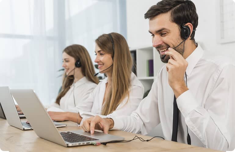ميزات خدمة عملاء اتصالات الإمارات